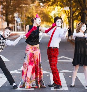 spectacle rue multidisciplinaire